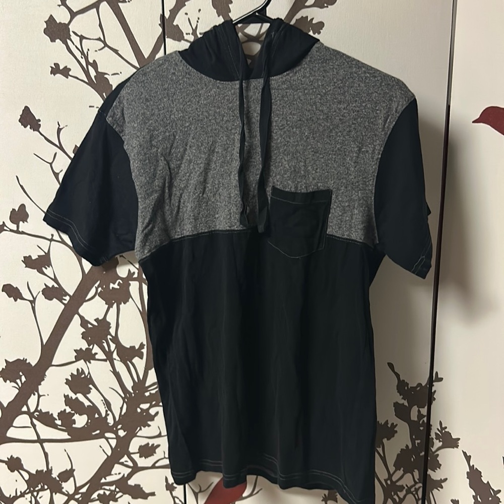 StraightFaded Size Small Black/Grey T- Shirt With Front Pocket and Hoodie $20